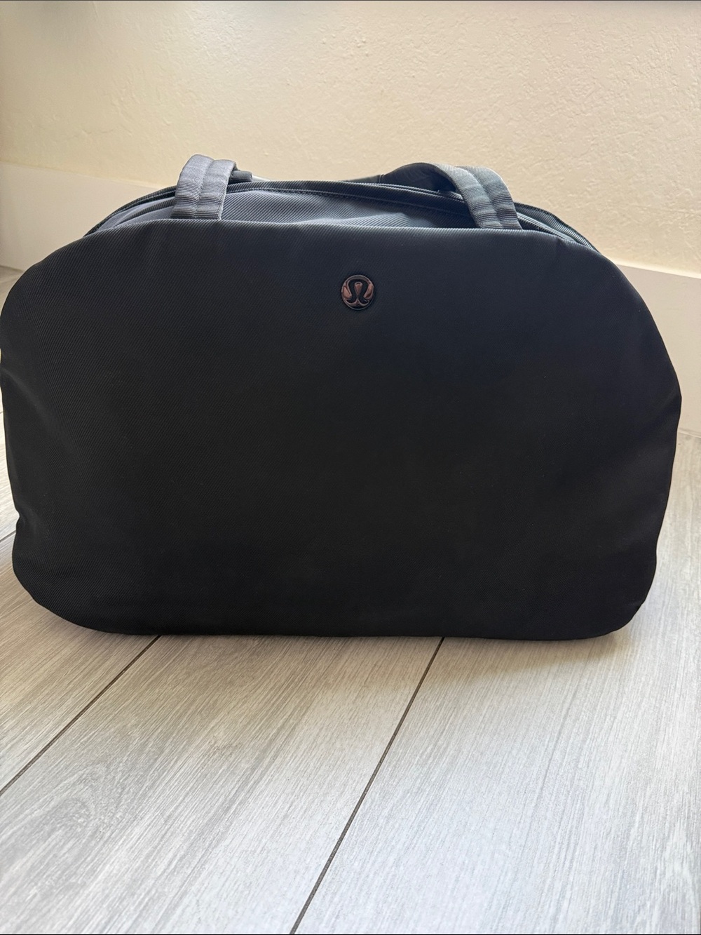 lululemon athletica Black Men's Duffel with Subtle Logo